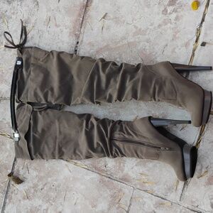 Brand New Without A Box Elegant Gray Knee-High Women's Boots